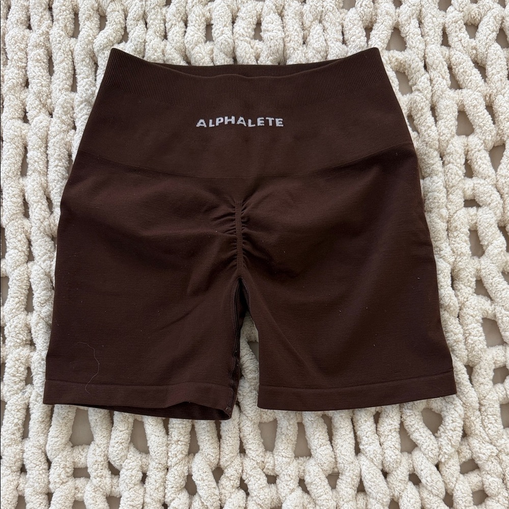 Alphalete Women's Brown High-Rise Amplify Shorts